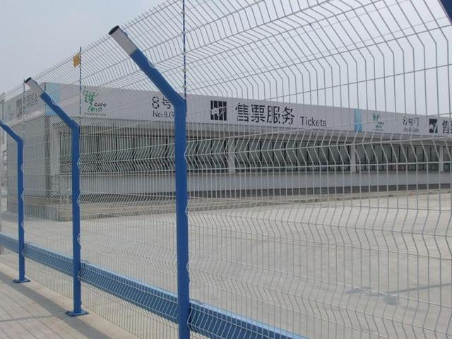 公路護(hù)欄網(wǎng)