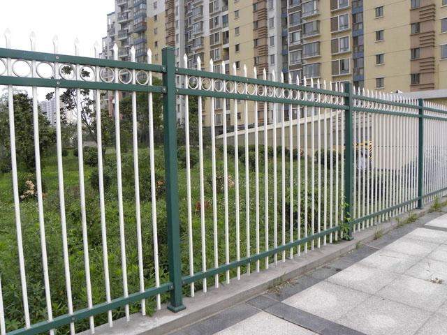 山東鋅鋼護欄